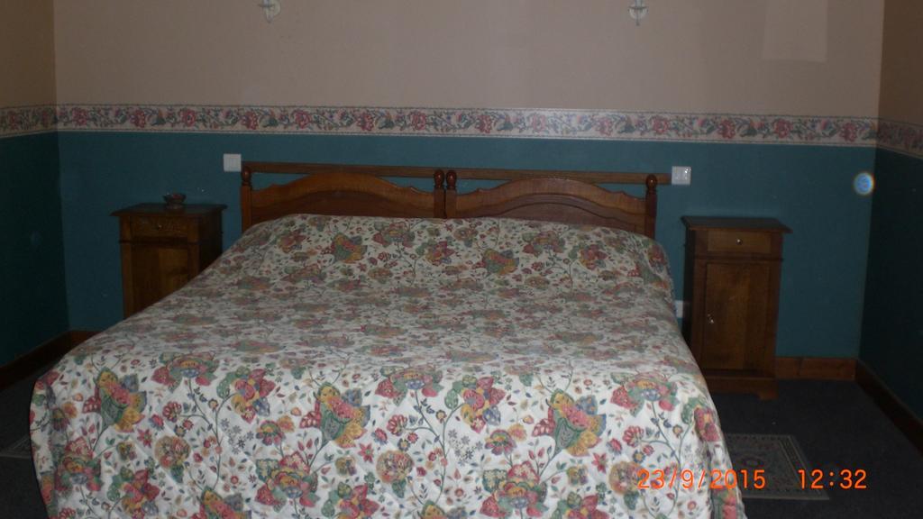 Auberge De L'Atre Quarré-les-Tombes Zimmer foto